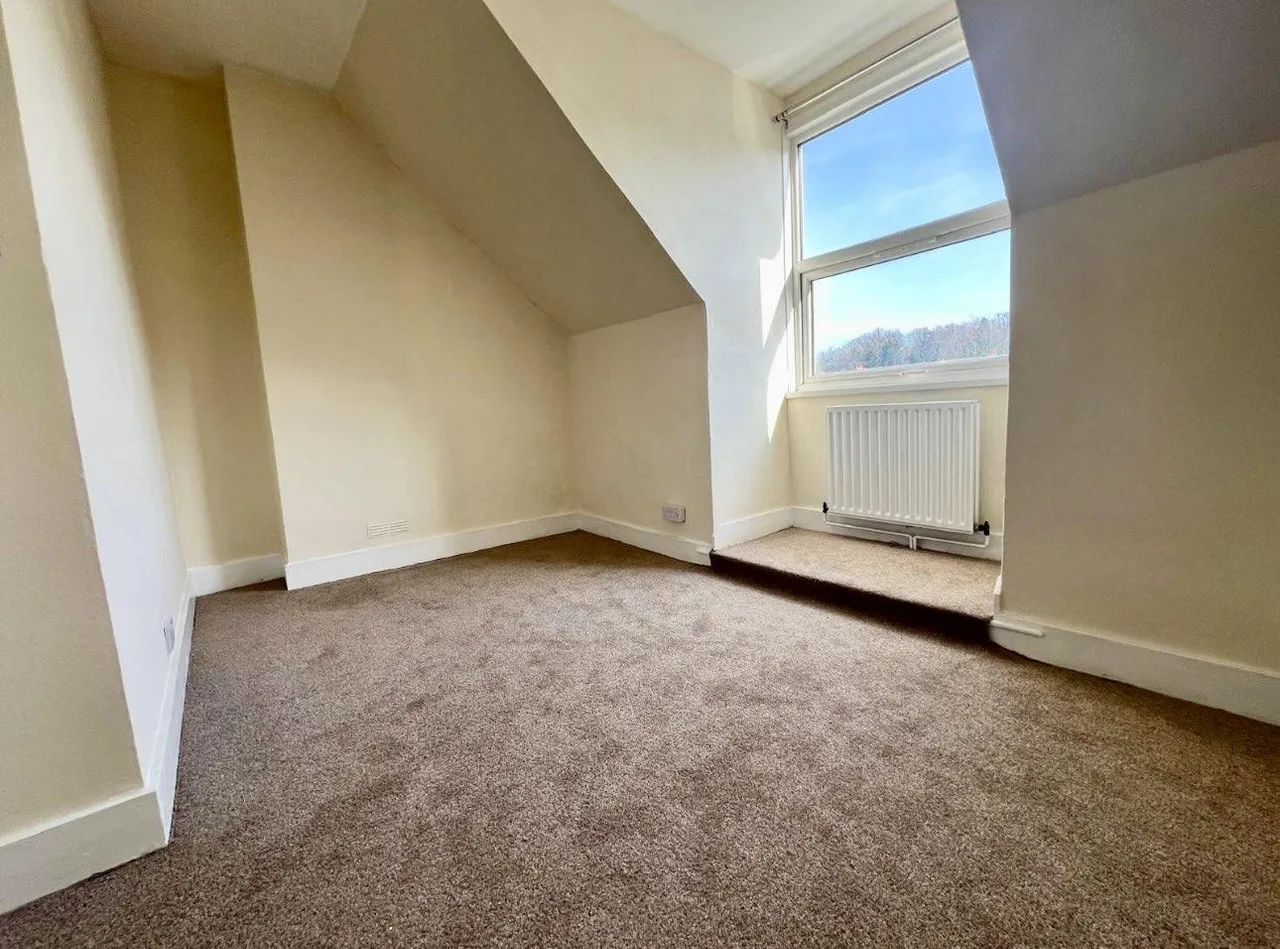 Brighton Road, Purley, CR8, photo 5