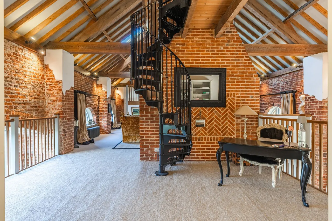Refined Rural Living in South Creake, photo 8