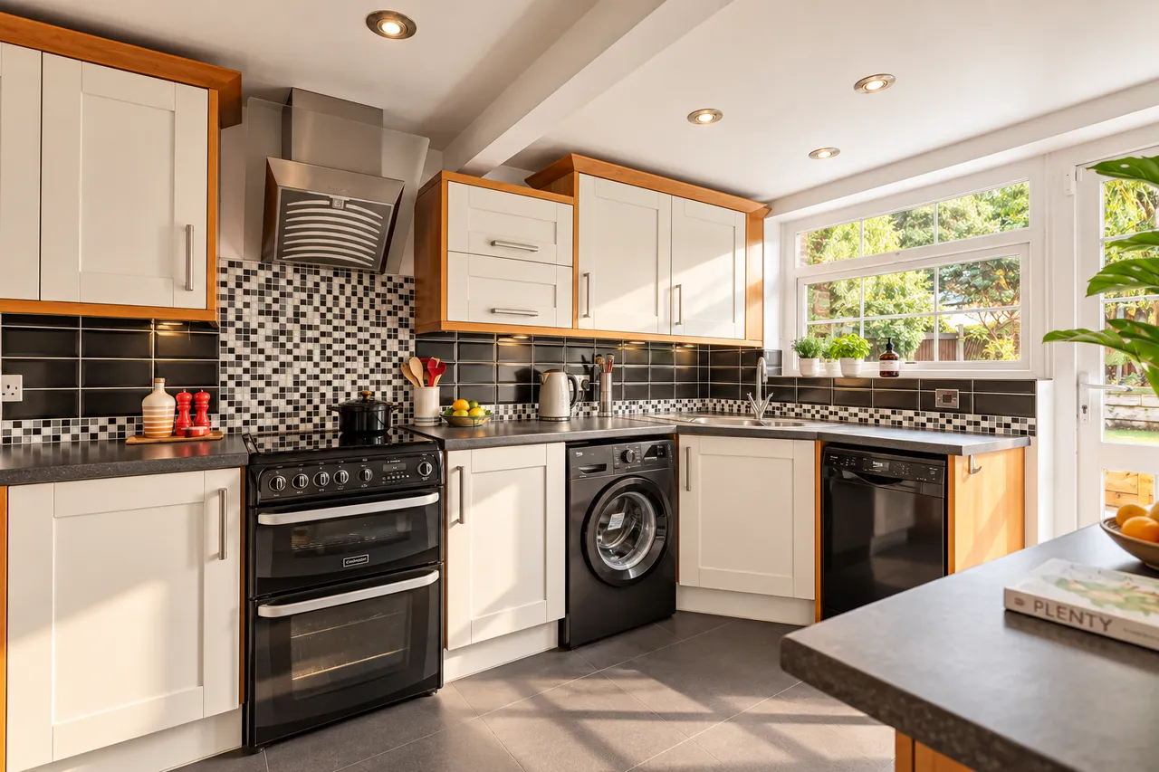Darwin Close, Cheltenham, GL51, photo 10