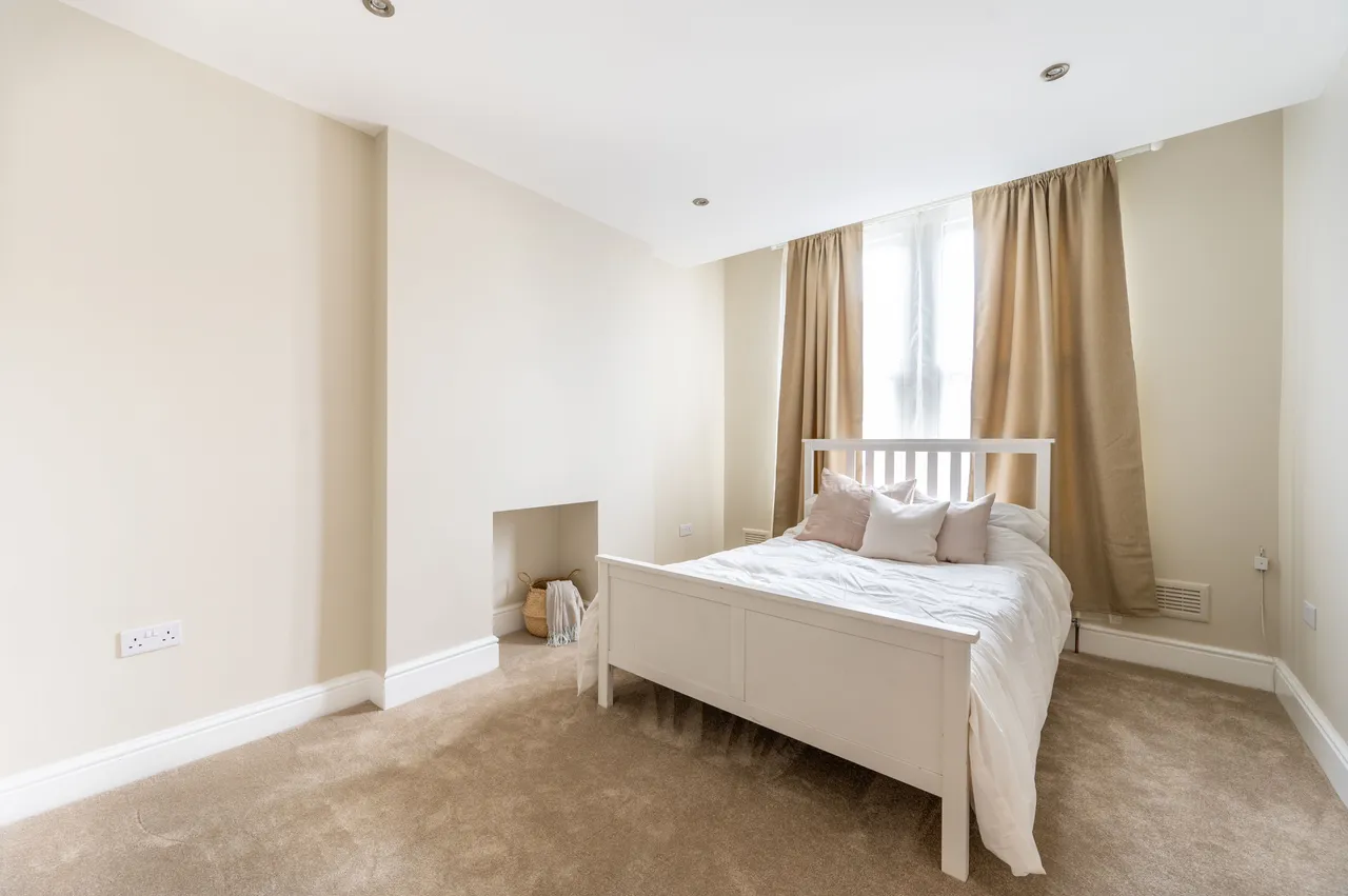 47b Sellons Avenue, London, photo 2