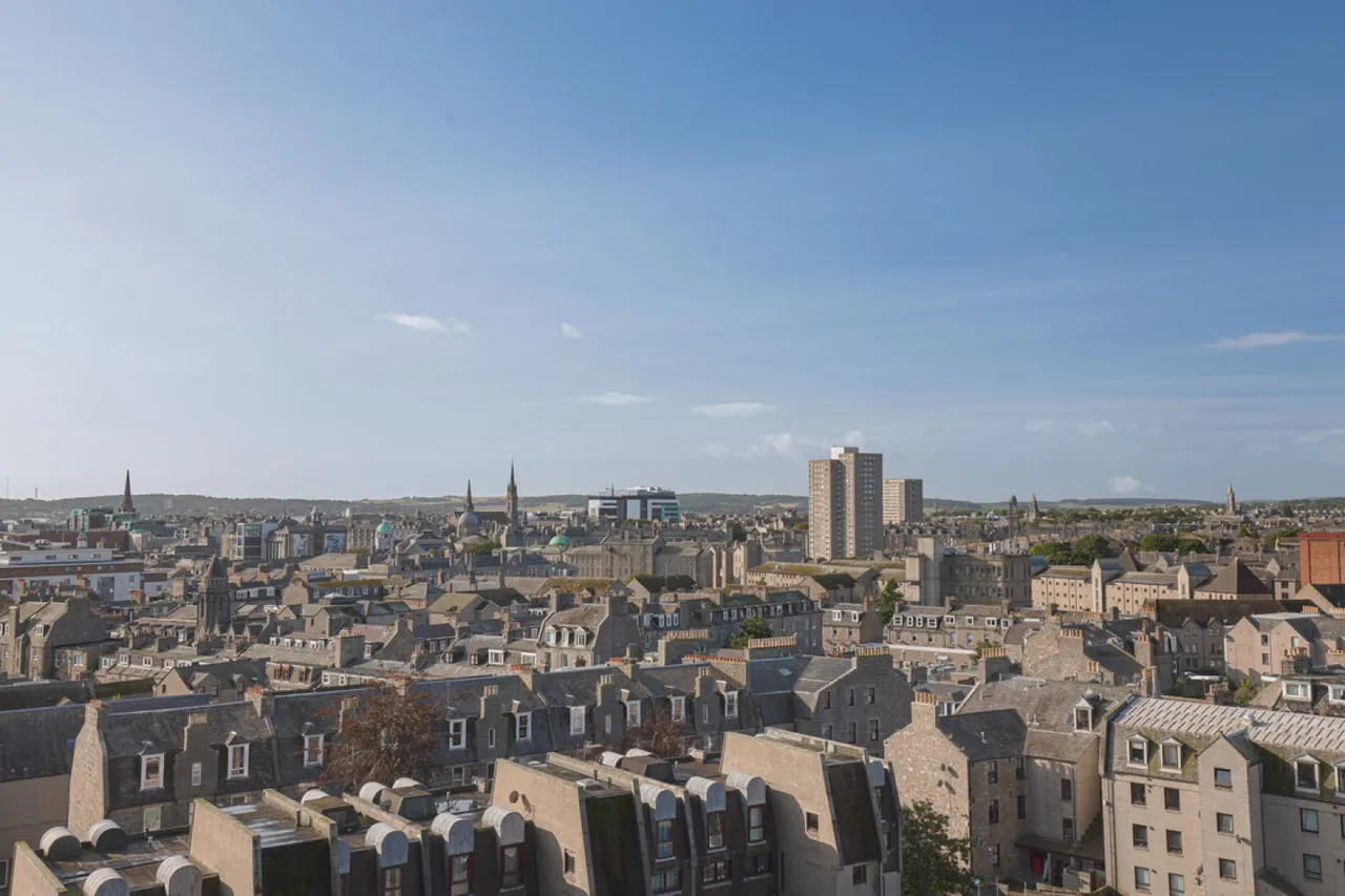 2 bed flat to rent, Hutcheon Court, Aberdeen, AB25