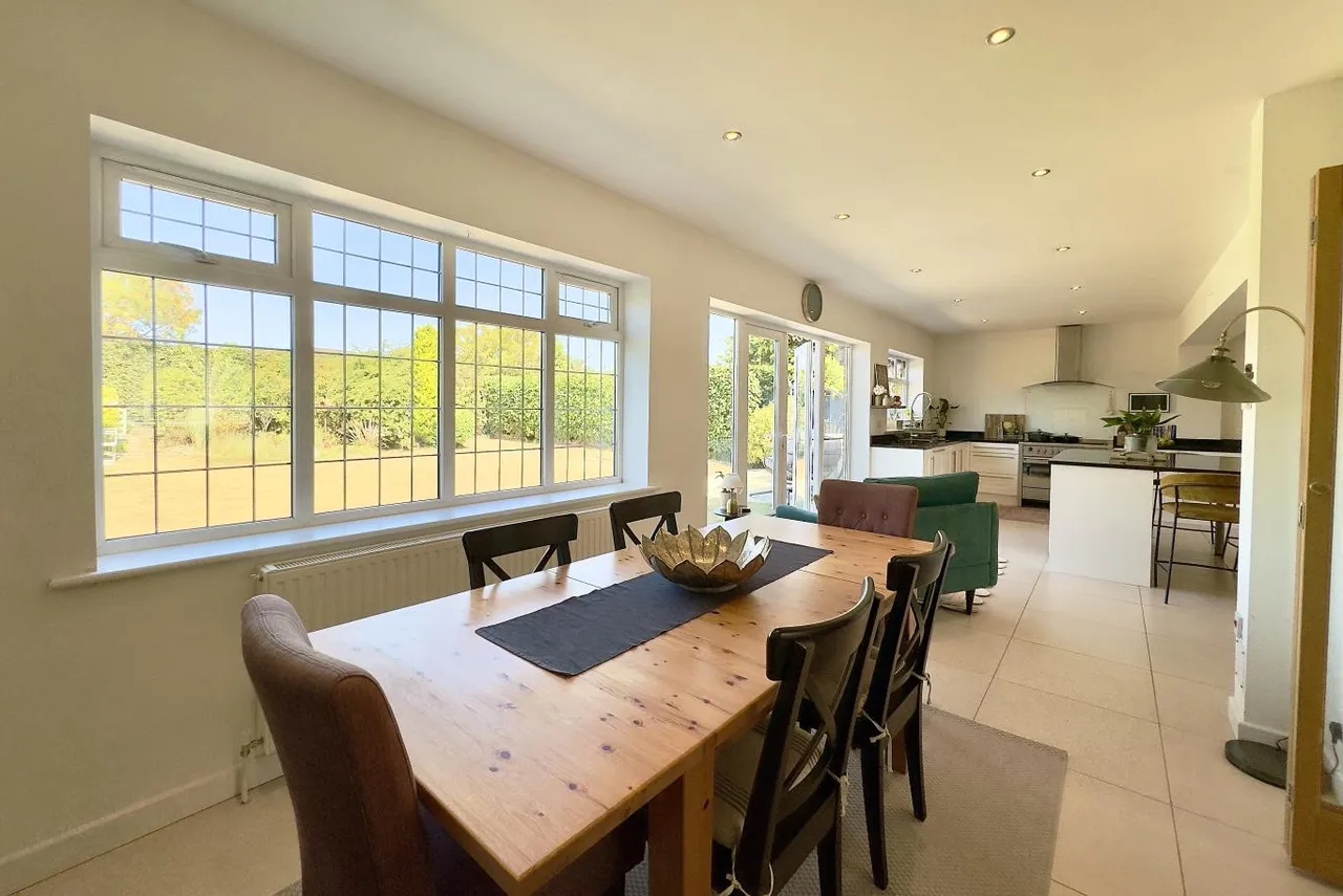 Keith Road, BH3, photo 12