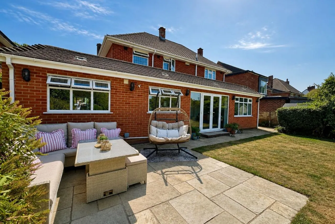 Keith Road, BH3, photo 25