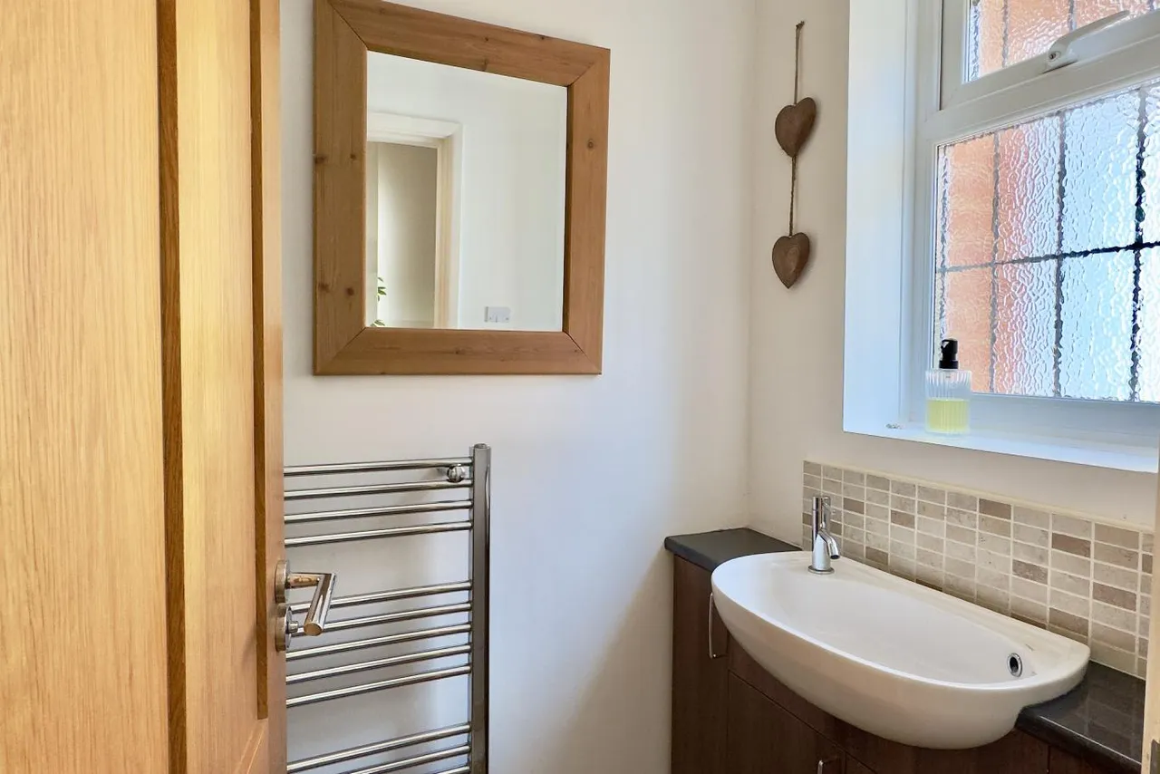 Keith Road, BH3, photo 16