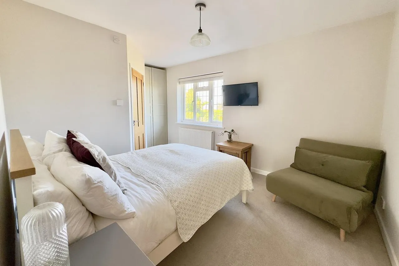 Keith Road, BH3, photo 21