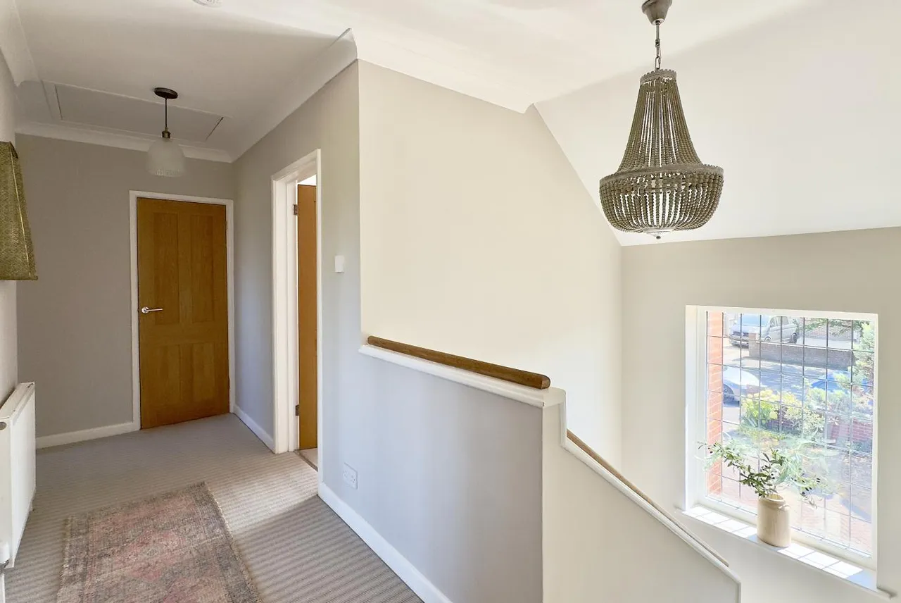 Keith Road, BH3, photo 17