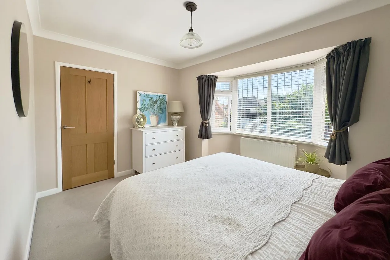 Keith Road, BH3, photo 19