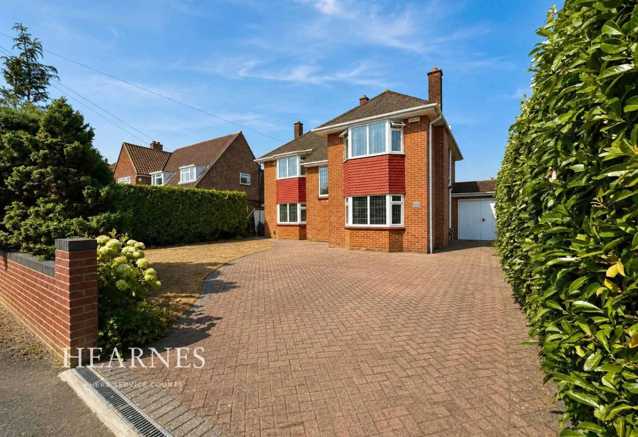 4 bed property for sale, Keith Road, BH3