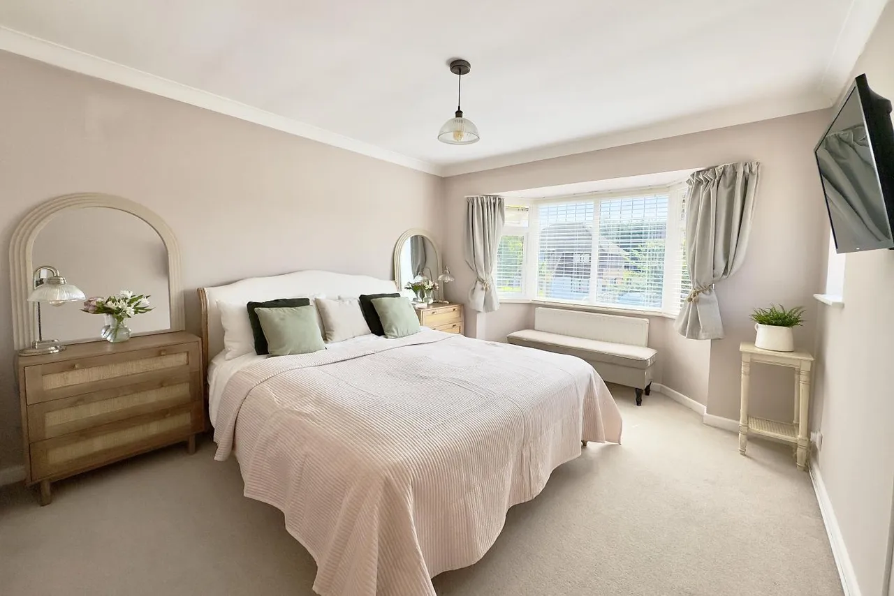 Keith Road, BH3, photo 23