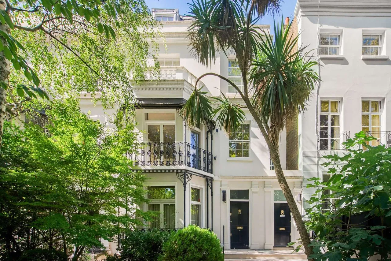 4 bed flat for sale — Holland Park Avenue, Holland Park, London, W11 3QY