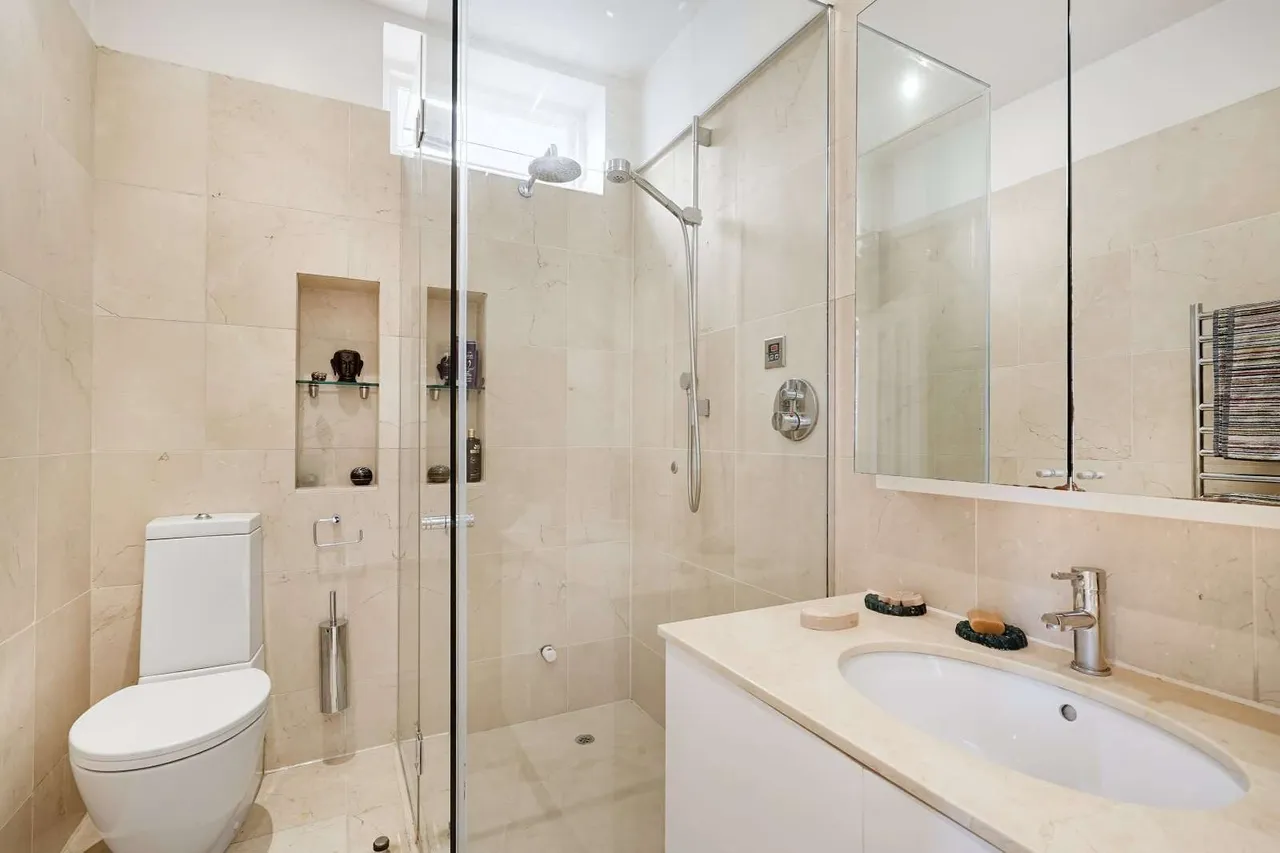 Holland Park Avenue, Holland Park, London, W11 3QY, photo 12
