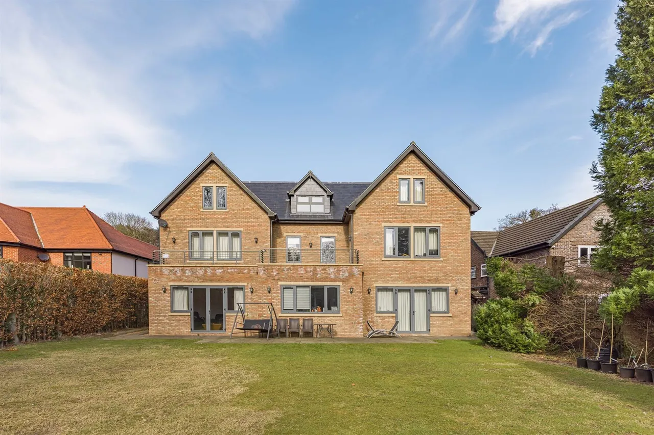 Hale Road, Altrincham, photo 18