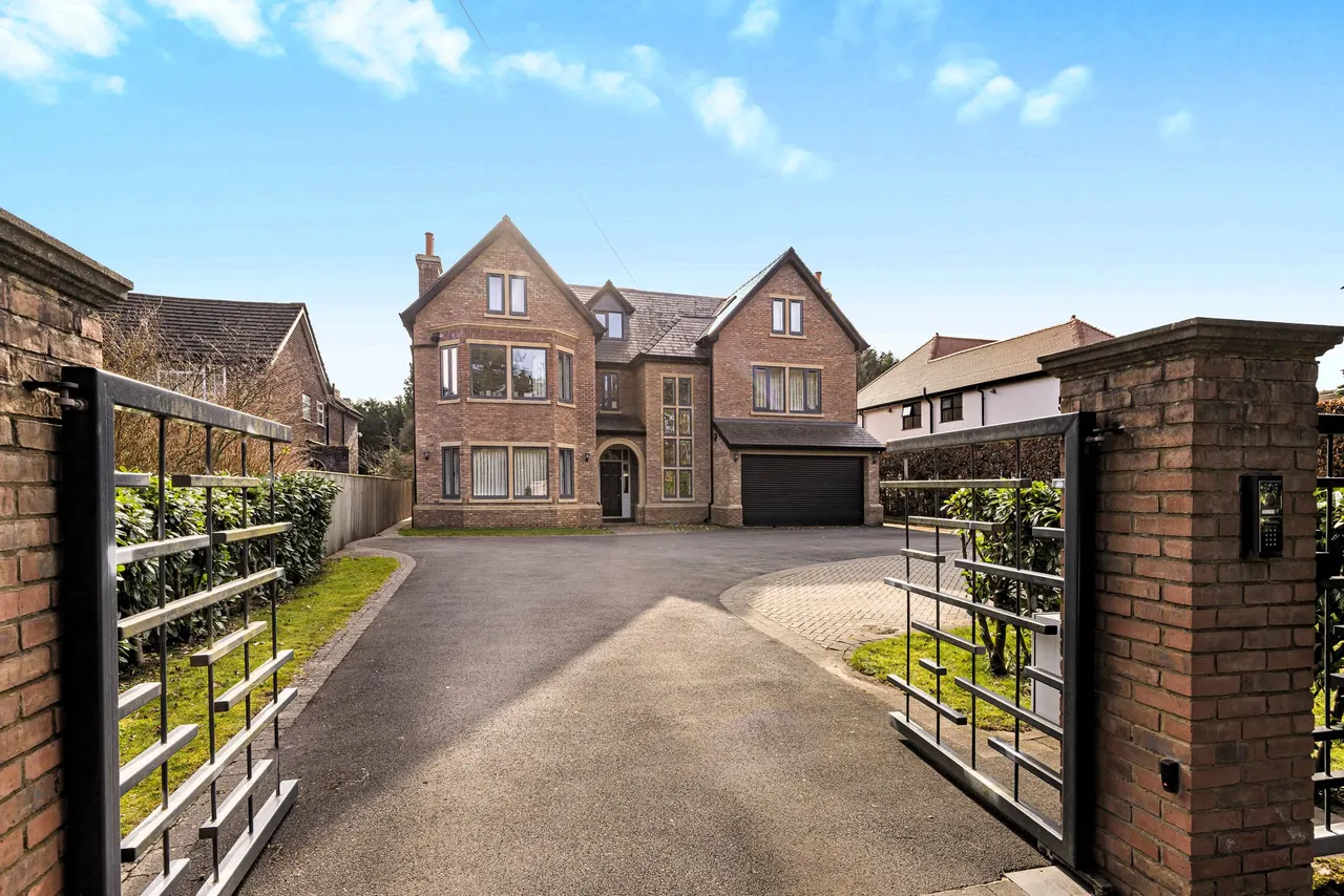 6 bed house for sale, Hale Road, Altrincham