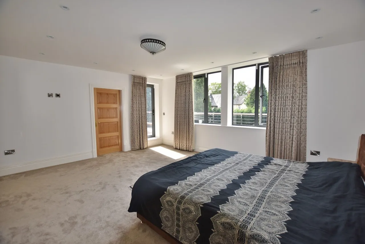 Hale Road, Altrincham, photo 12