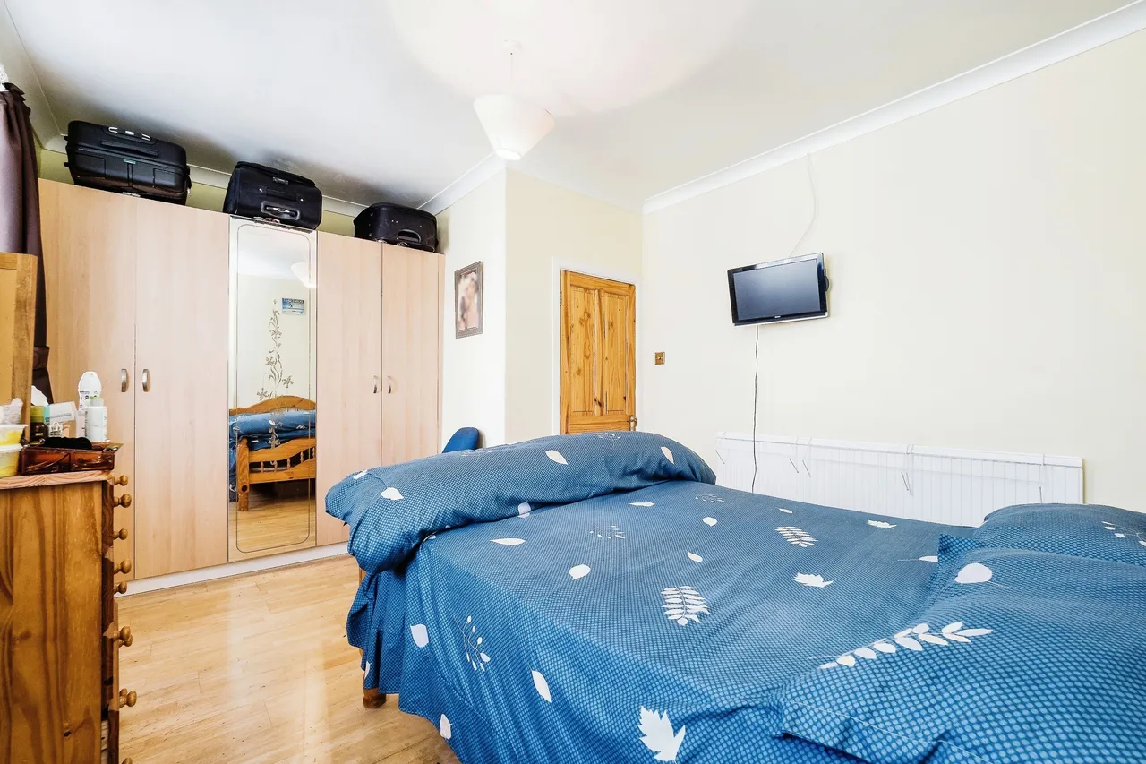 Stirling Road, London, E13, photo 16