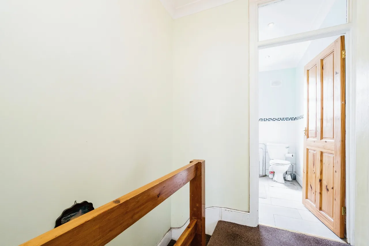 Stirling Road, London, E13, photo 11