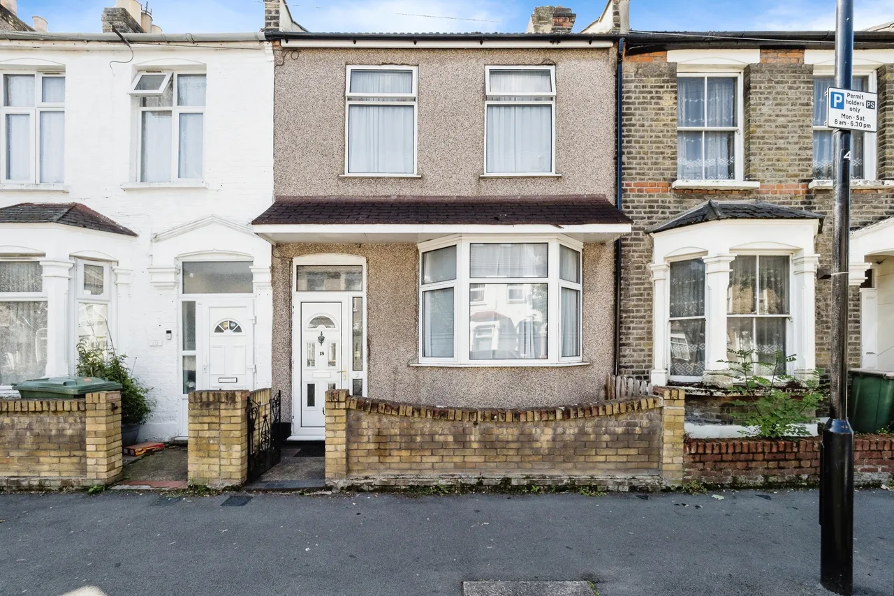 2 bed house for sale — Stirling Road, London, E13