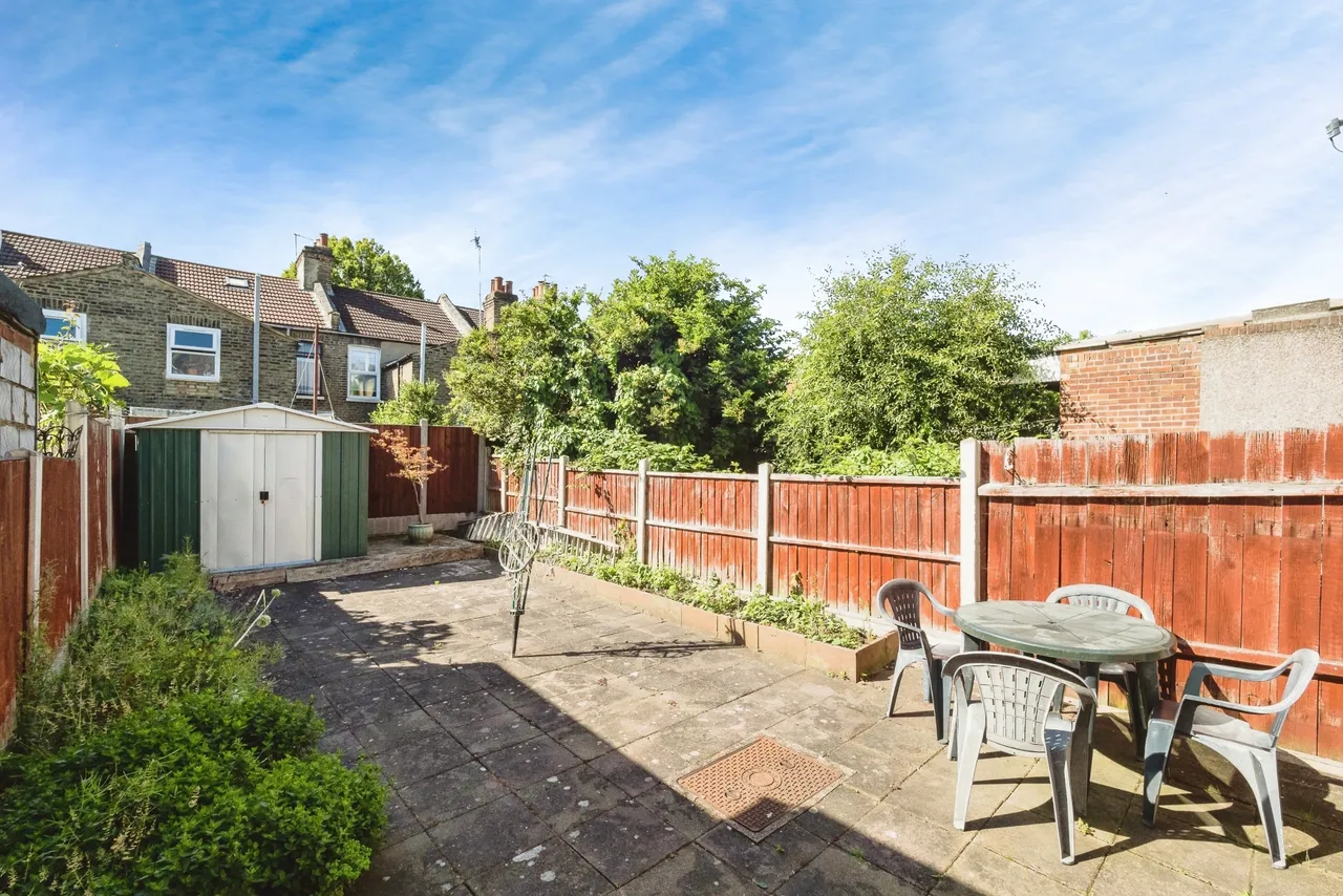 Stirling Road, London, E13, photo 2