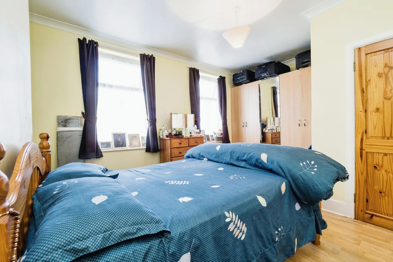 Stirling Road, London, E13, photo 15