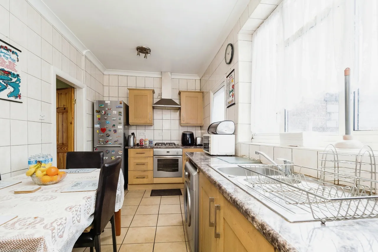 Stirling Road, London, E13, photo 6
