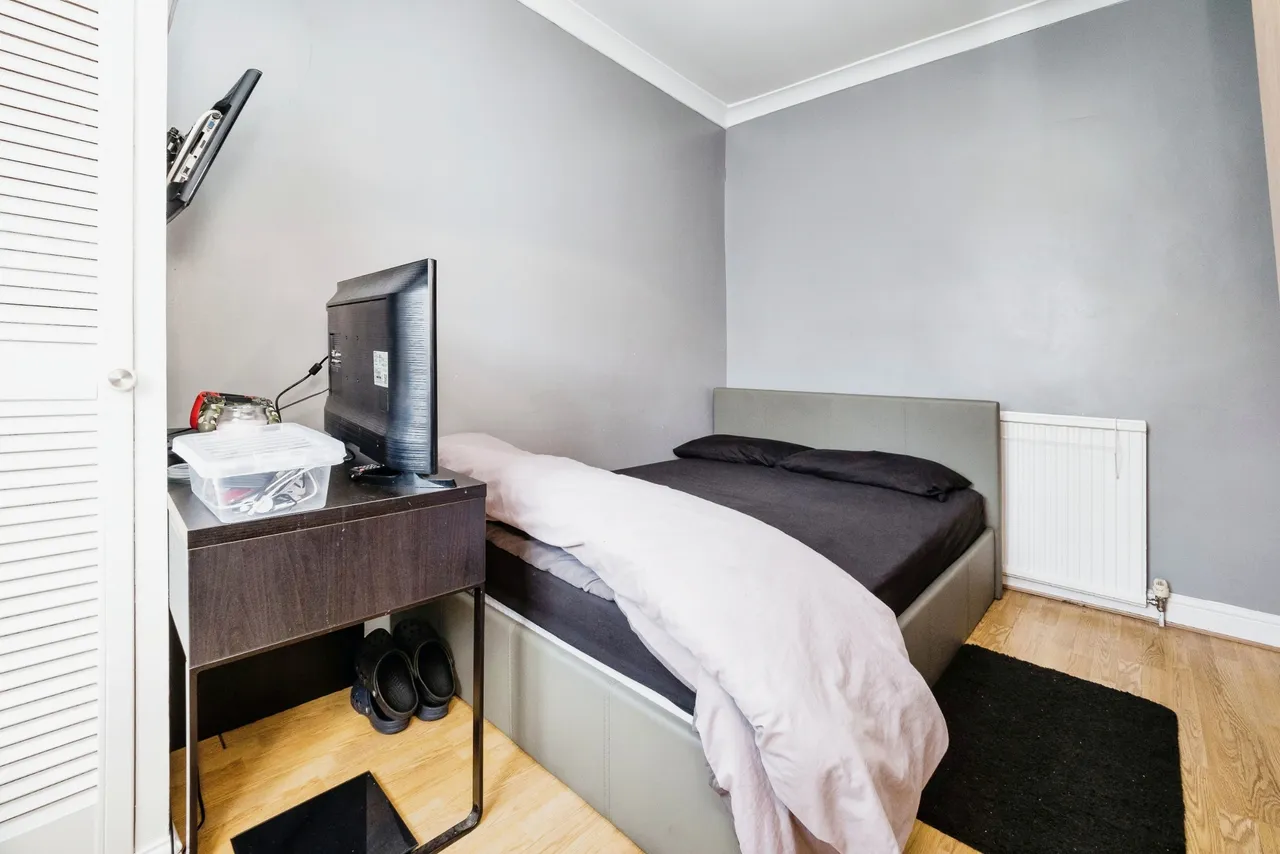 Stirling Road, London, E13, photo 12