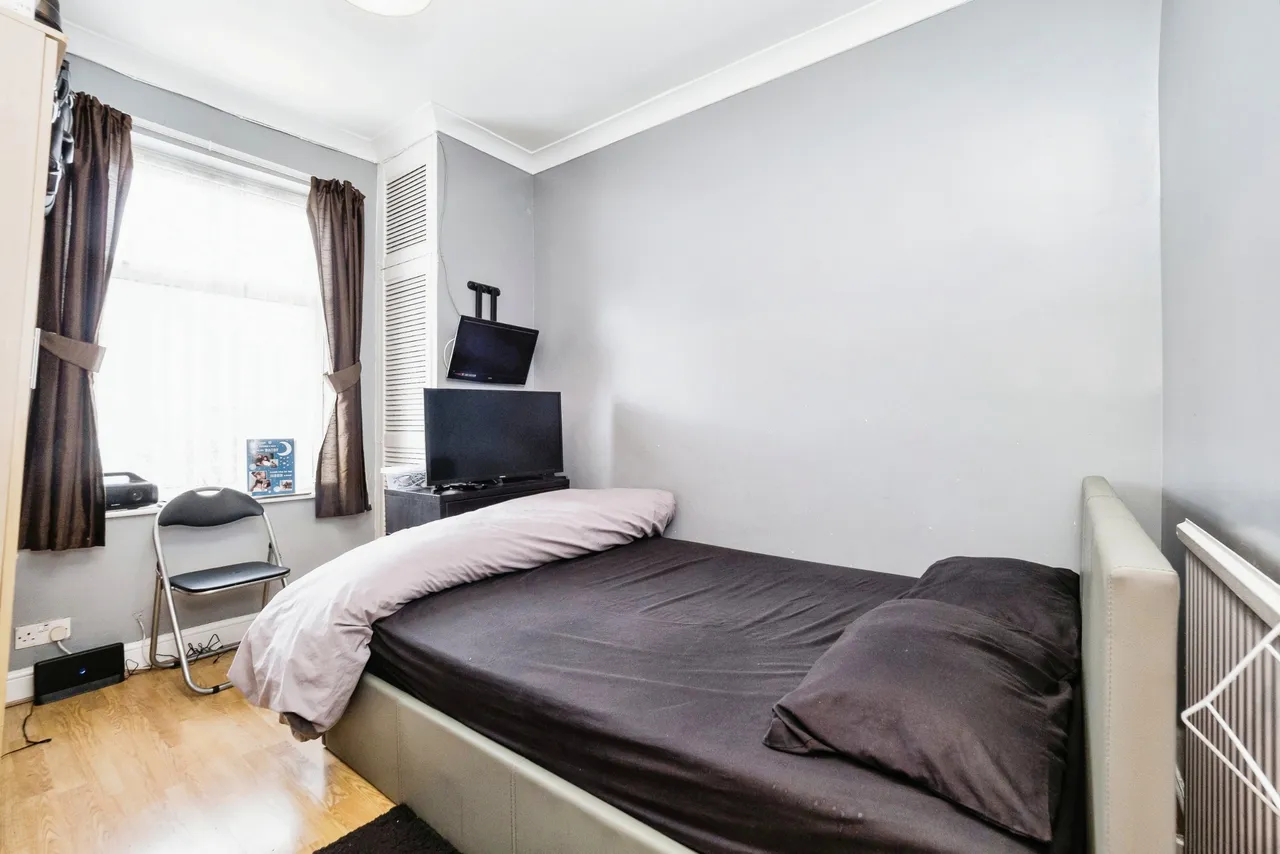 Stirling Road, London, E13, photo 13
