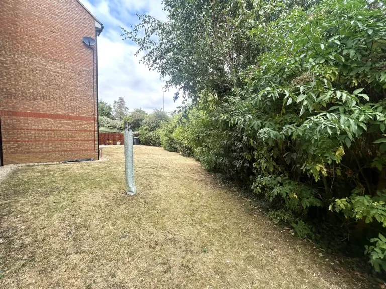 Honeysuckle Close, Biggleswade, SG18, photo 9