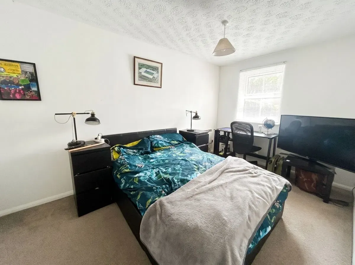 Honeysuckle Close, Biggleswade, SG18, photo 5