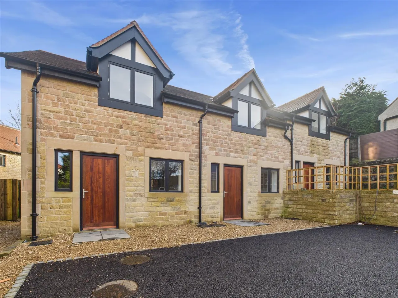 2 bed house for sale, Temple Road, Buxton