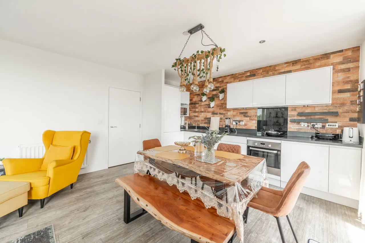 Flat 97, Chesterton House, HARROW, photo 4