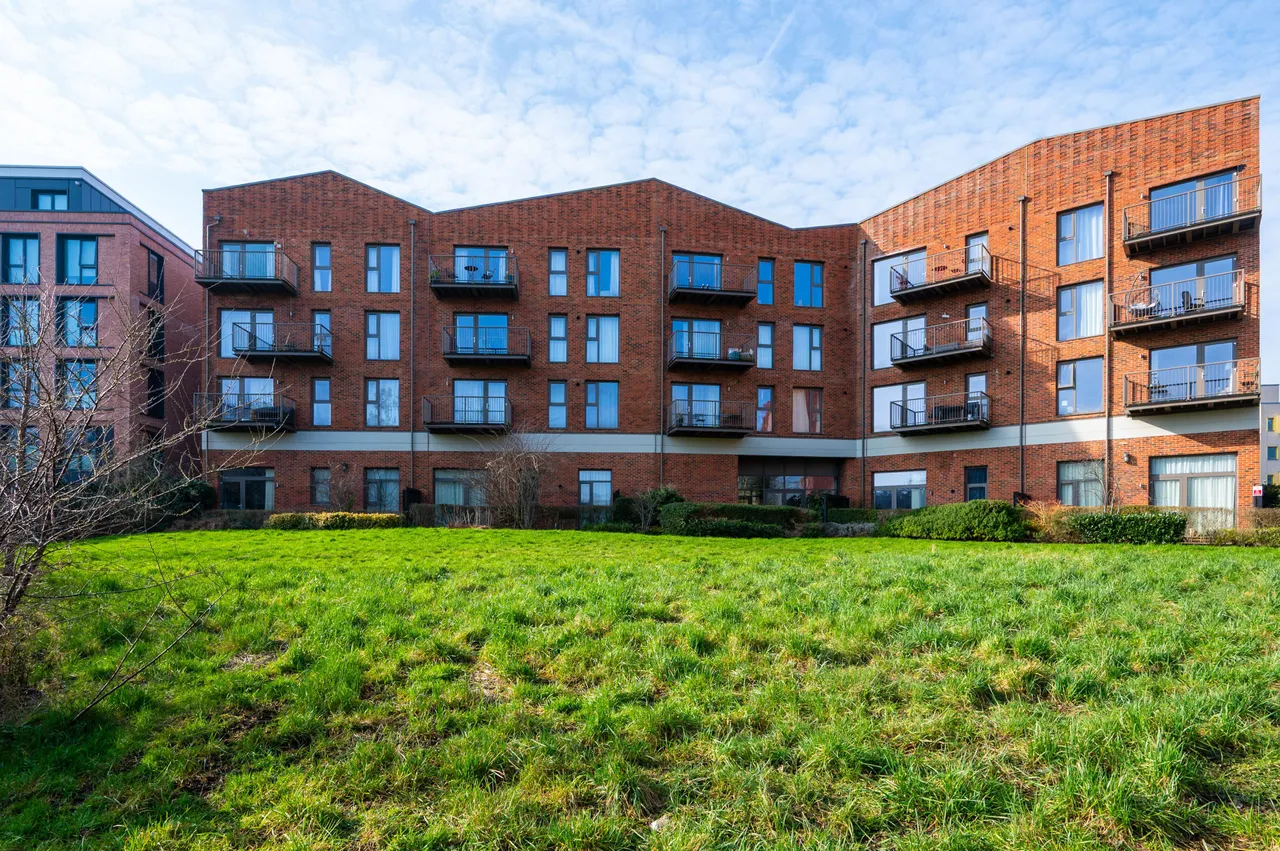 Flat 41, Wey Corner, Walnut Tree Close, Guildford, photo 11