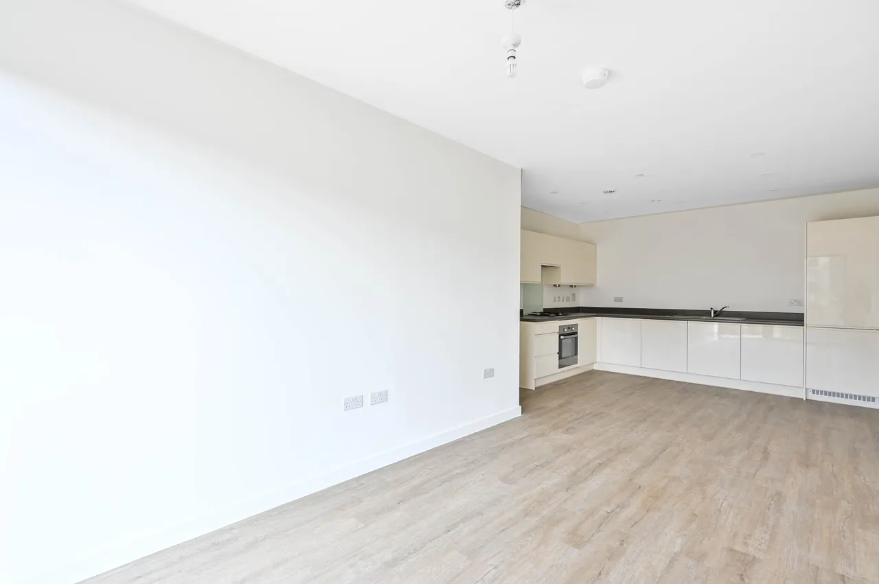 Flat 41, Wey Corner, Walnut Tree Close, Guildford, photo 4