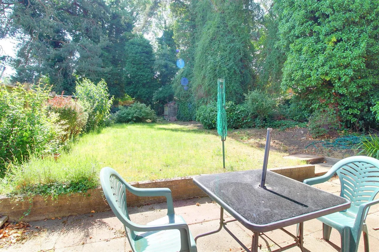 Dixons Hill Road, Welham Green AL9 7DN, photo 9
