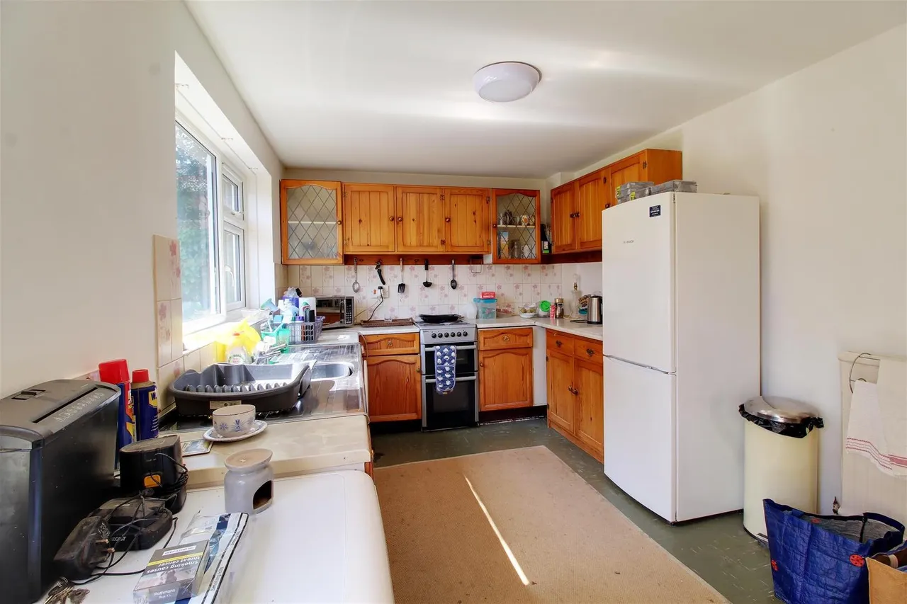 Dixons Hill Road, Welham Green AL9 7DN, photo 11