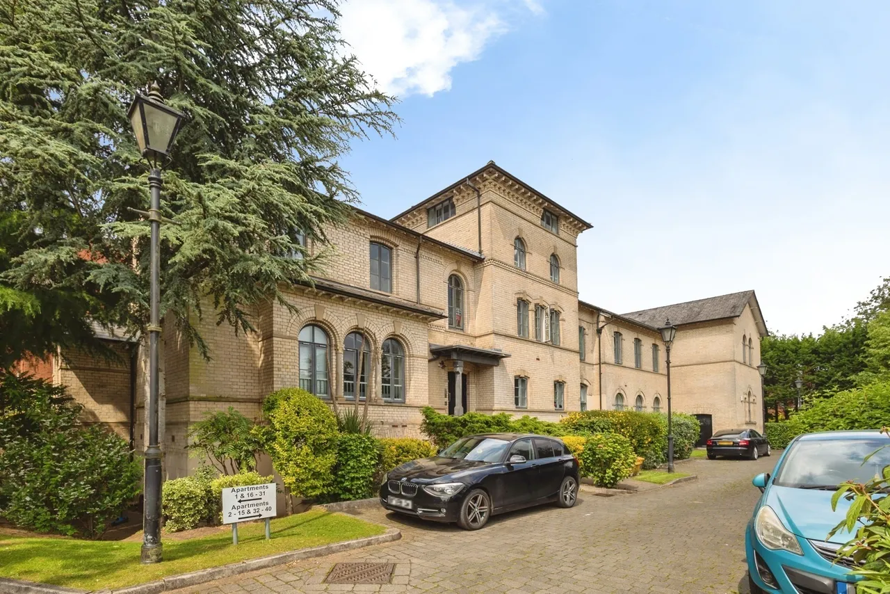 2 bed flat for sale — Upper Park Road, Manchester, Greater Manchester, M14