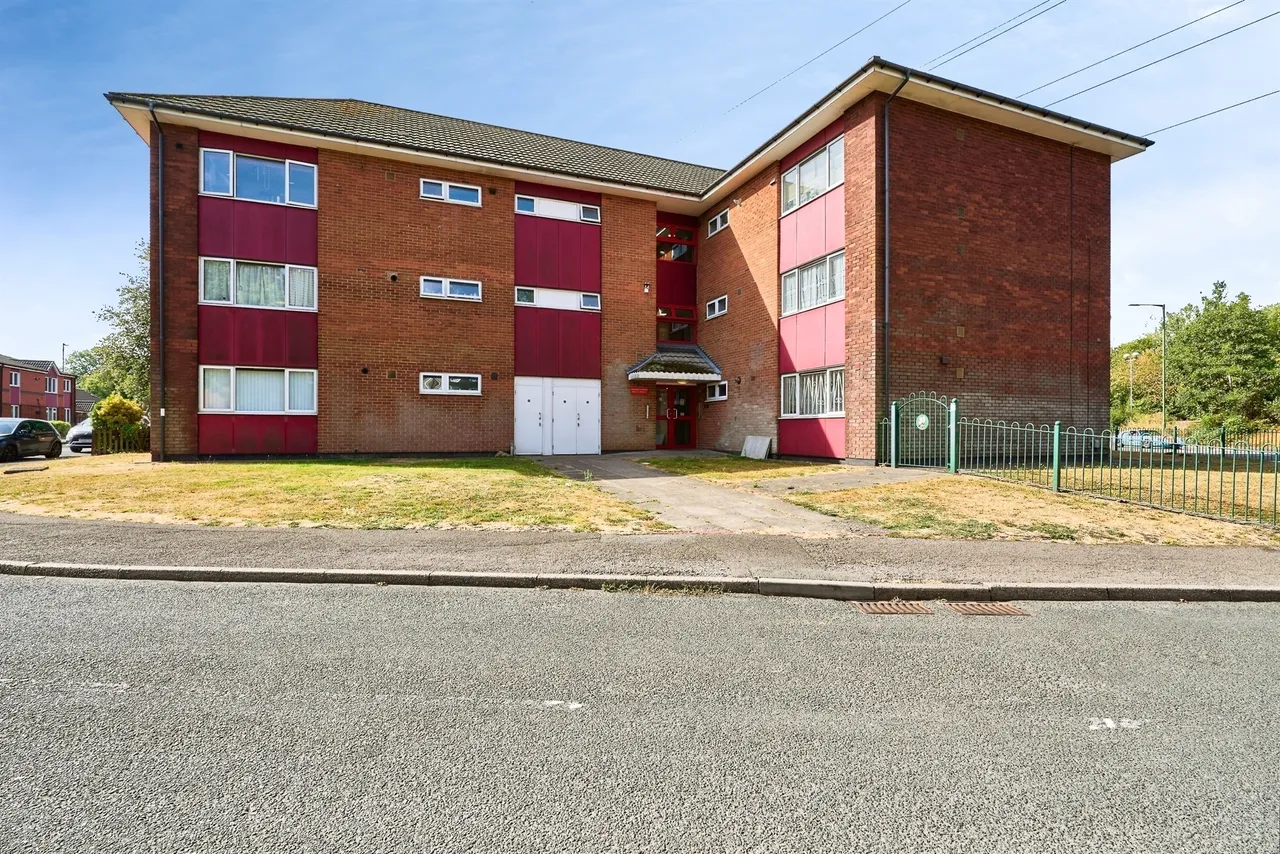 2 bed flat for sale, Cavendish Gardens, Walsall, WS2