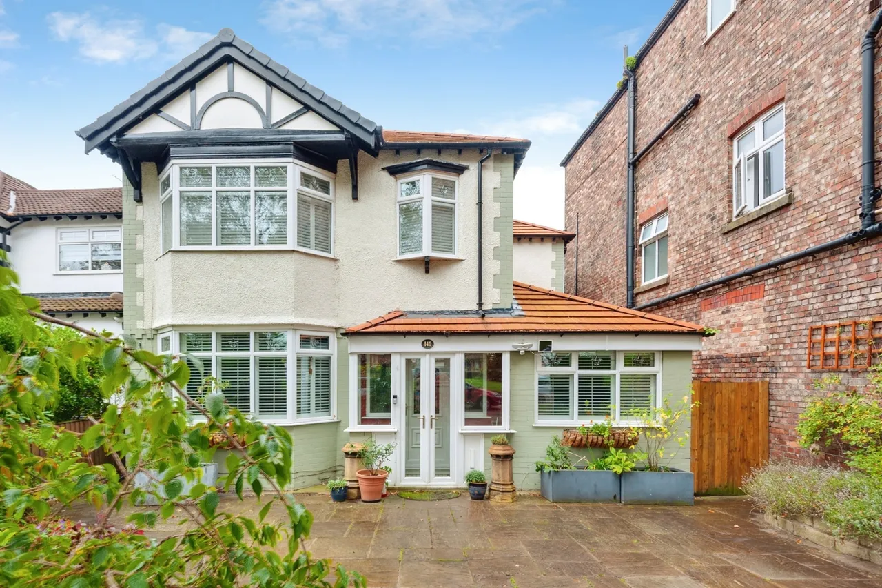 Aigburth Road, Liverpool, L19, photo 27