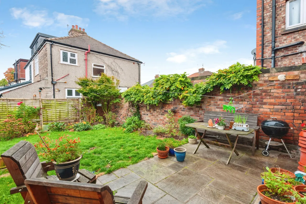 Aigburth Road, Liverpool, L19, photo 25