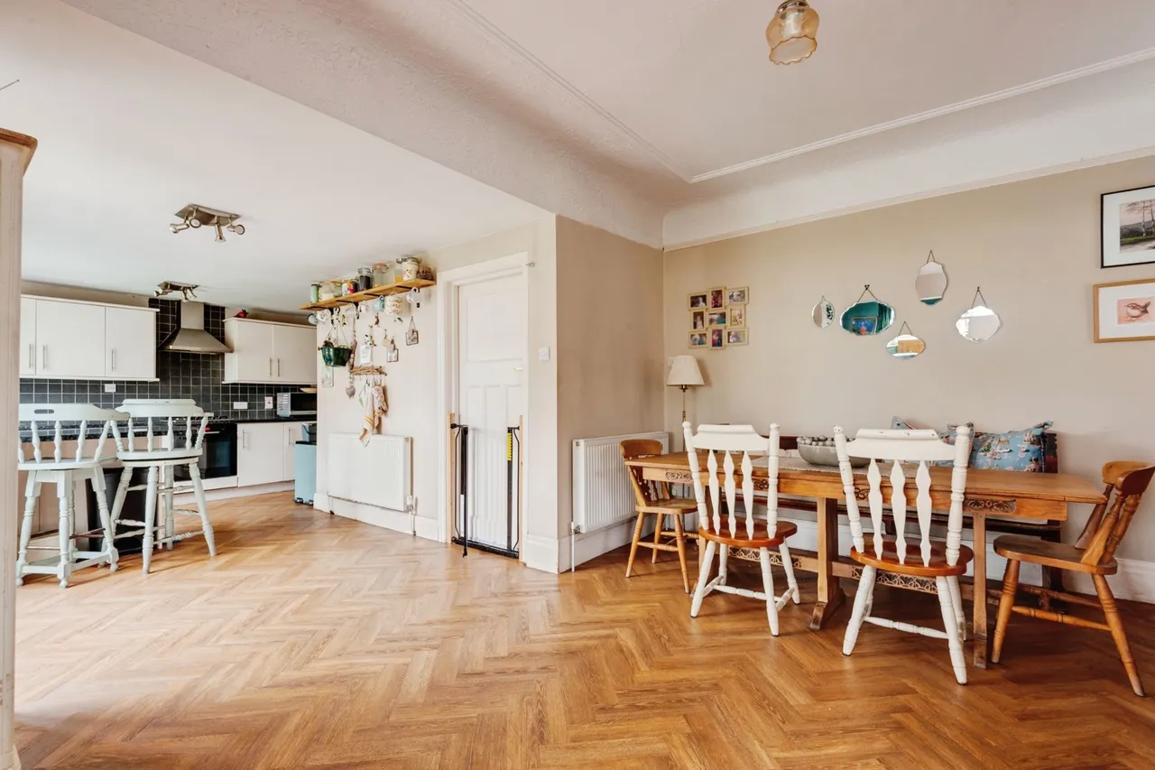 Aigburth Road, Liverpool, L19, photo 9