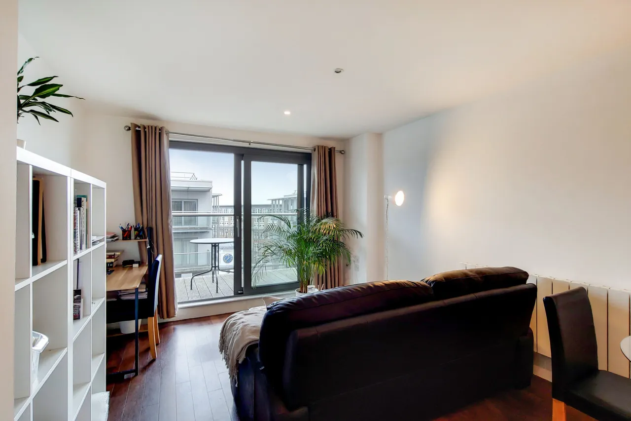 612 West Carriage House, Royal Carriage Mews, London, photo 7