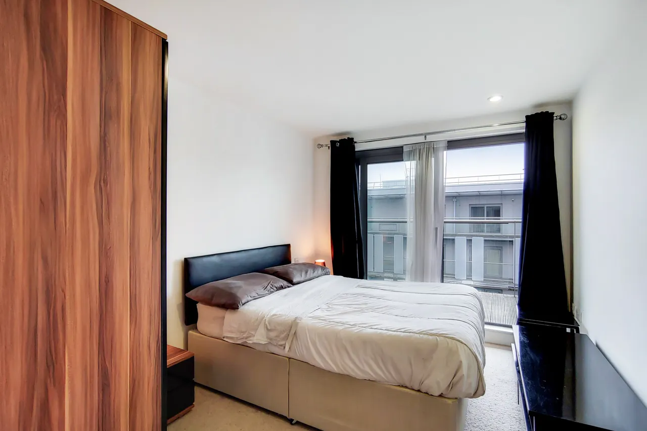 612 West Carriage House, Royal Carriage Mews, London, photo 9