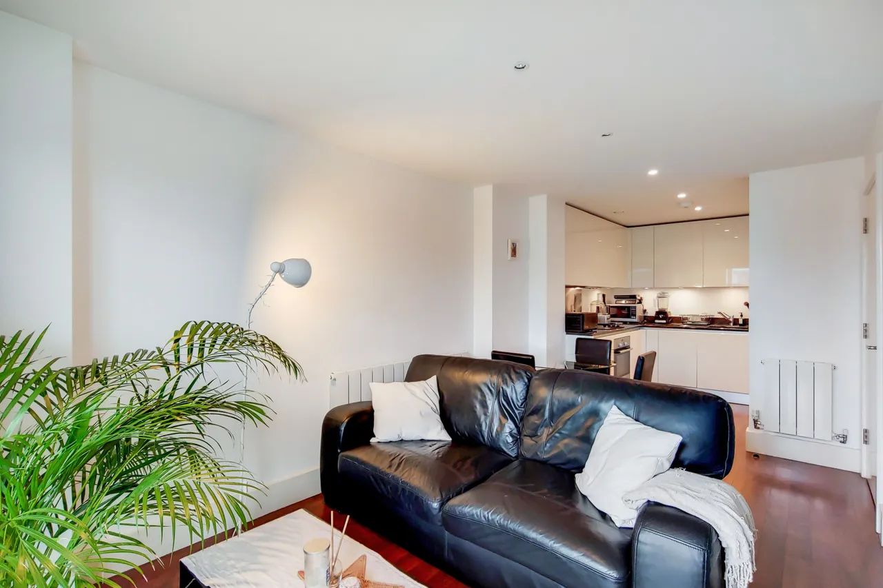612 West Carriage House, Royal Carriage Mews, London, photo 8