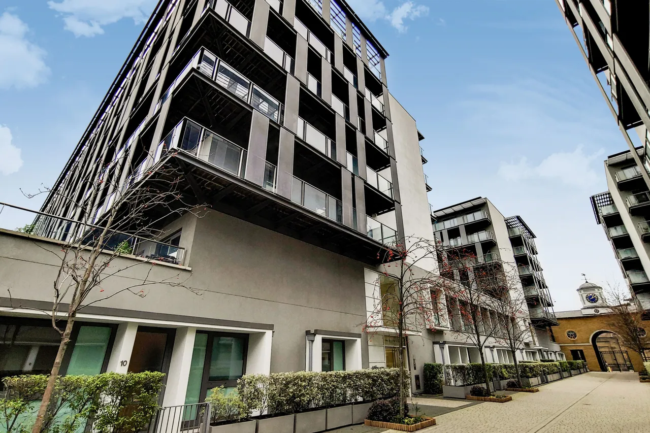 1 bed flat for sale — 612 West Carriage House, Royal Carriage Mews, London