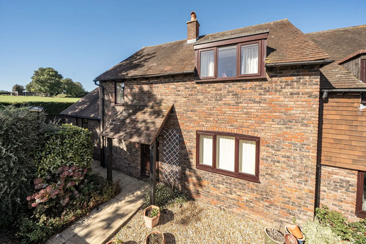 2 bed property for sale, Oakfield, Lodsworth, GU28