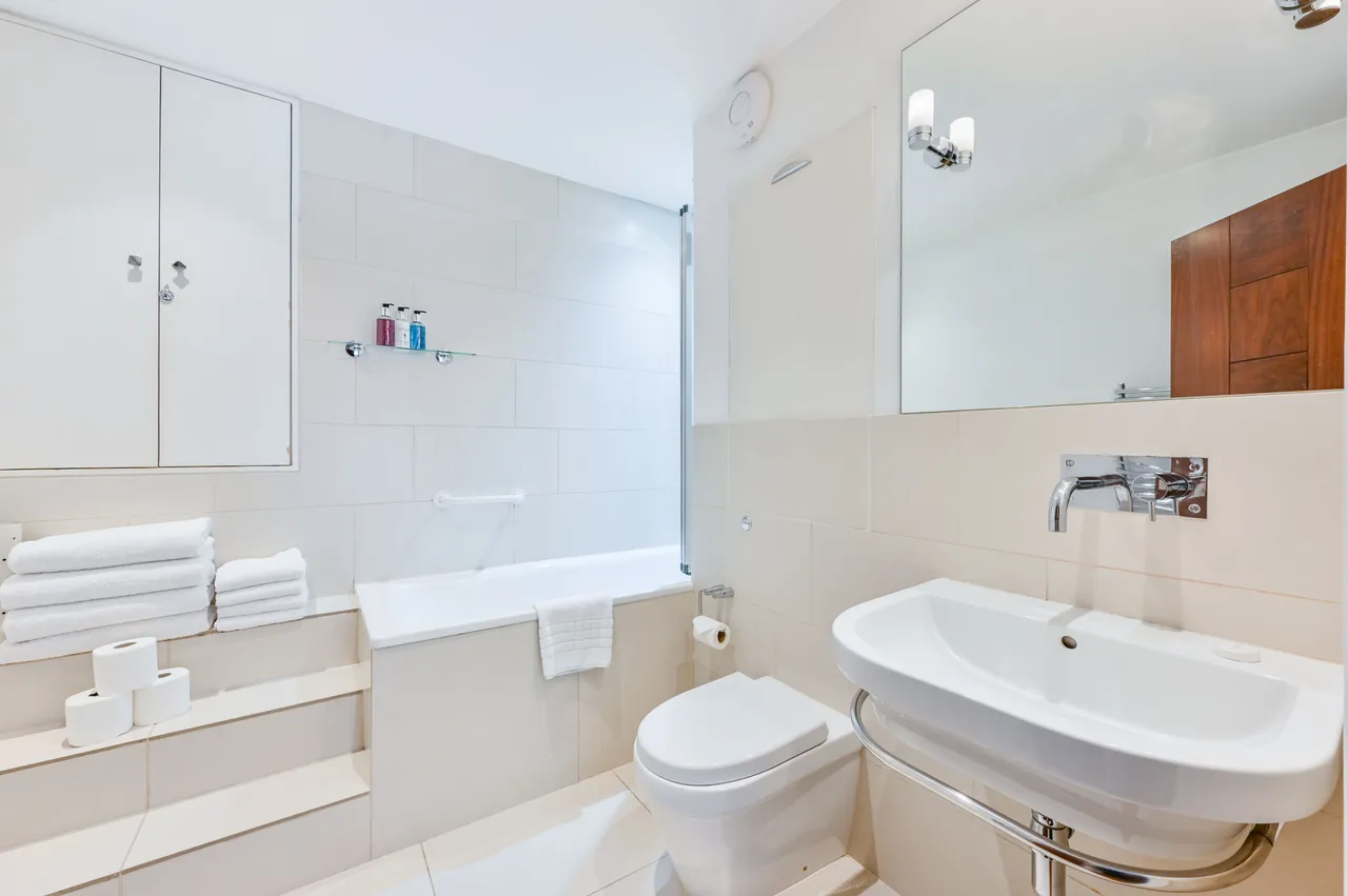 Flat 4, 2 Tavistock Place, London, photo 5