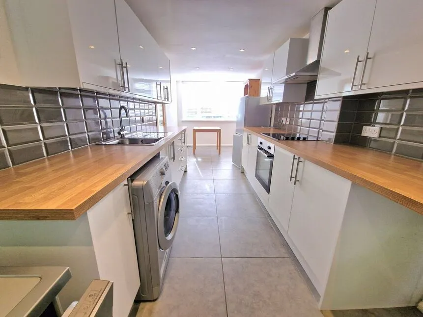 Alpine Court, Kenilworth, Warwickshire, CV8, photo 2