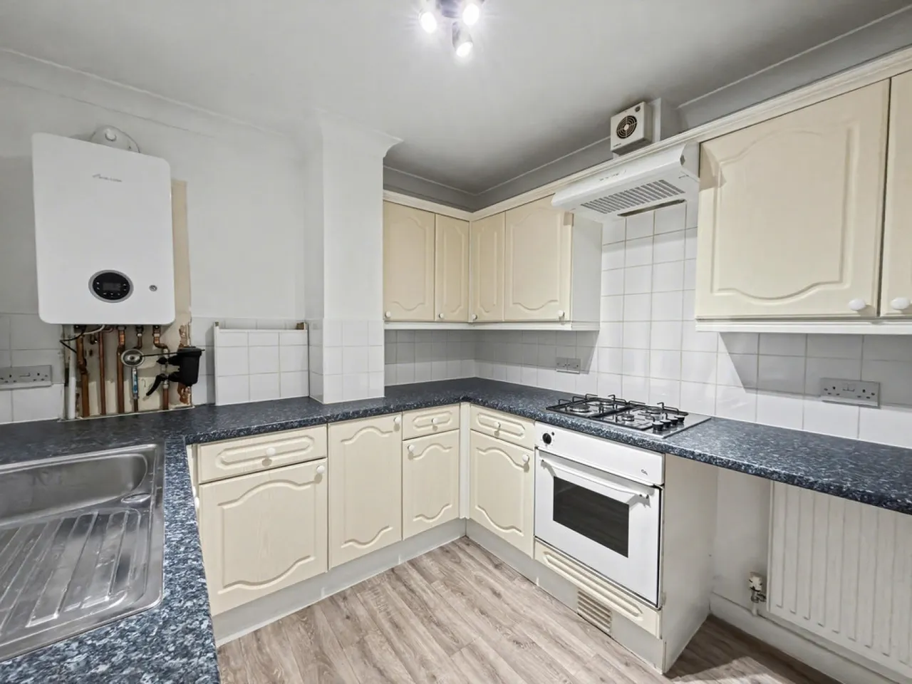 The Mazions, 351 Ringwood Road, photo 3