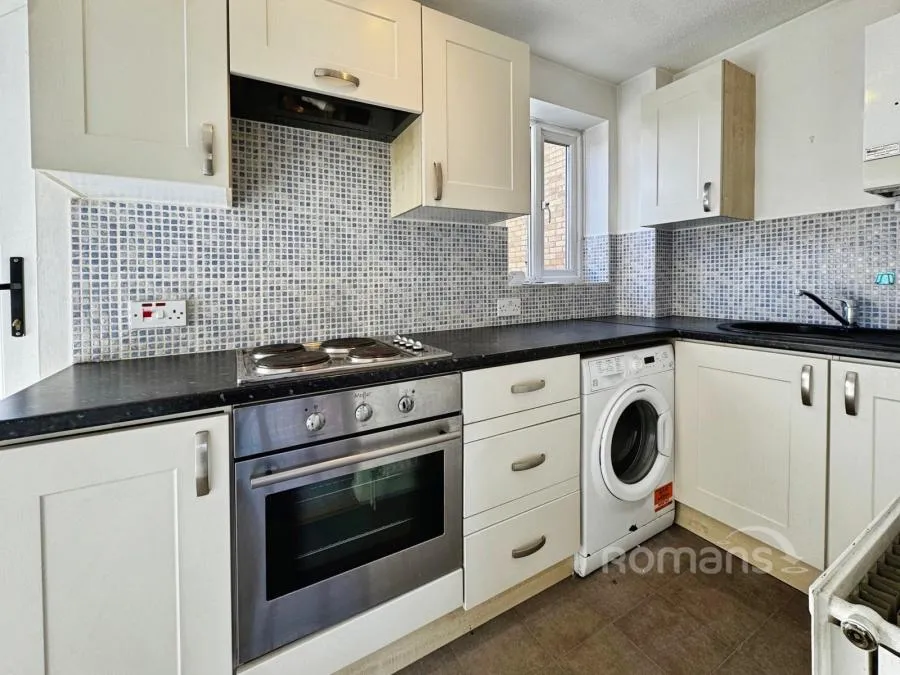 Wargrove Drive, College Town, GU47, photo 3