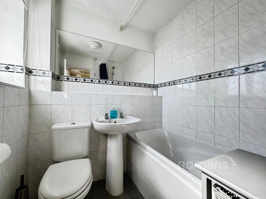 Wargrove Drive, College Town, GU47, photo 5