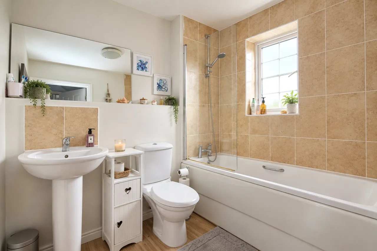 Claines Street, Holybourne, GU34, photo 6
